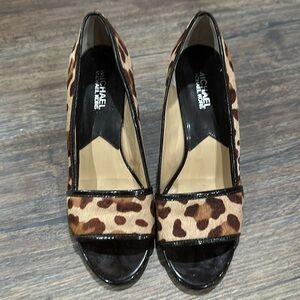 Michael kors size 8 leopard platforms